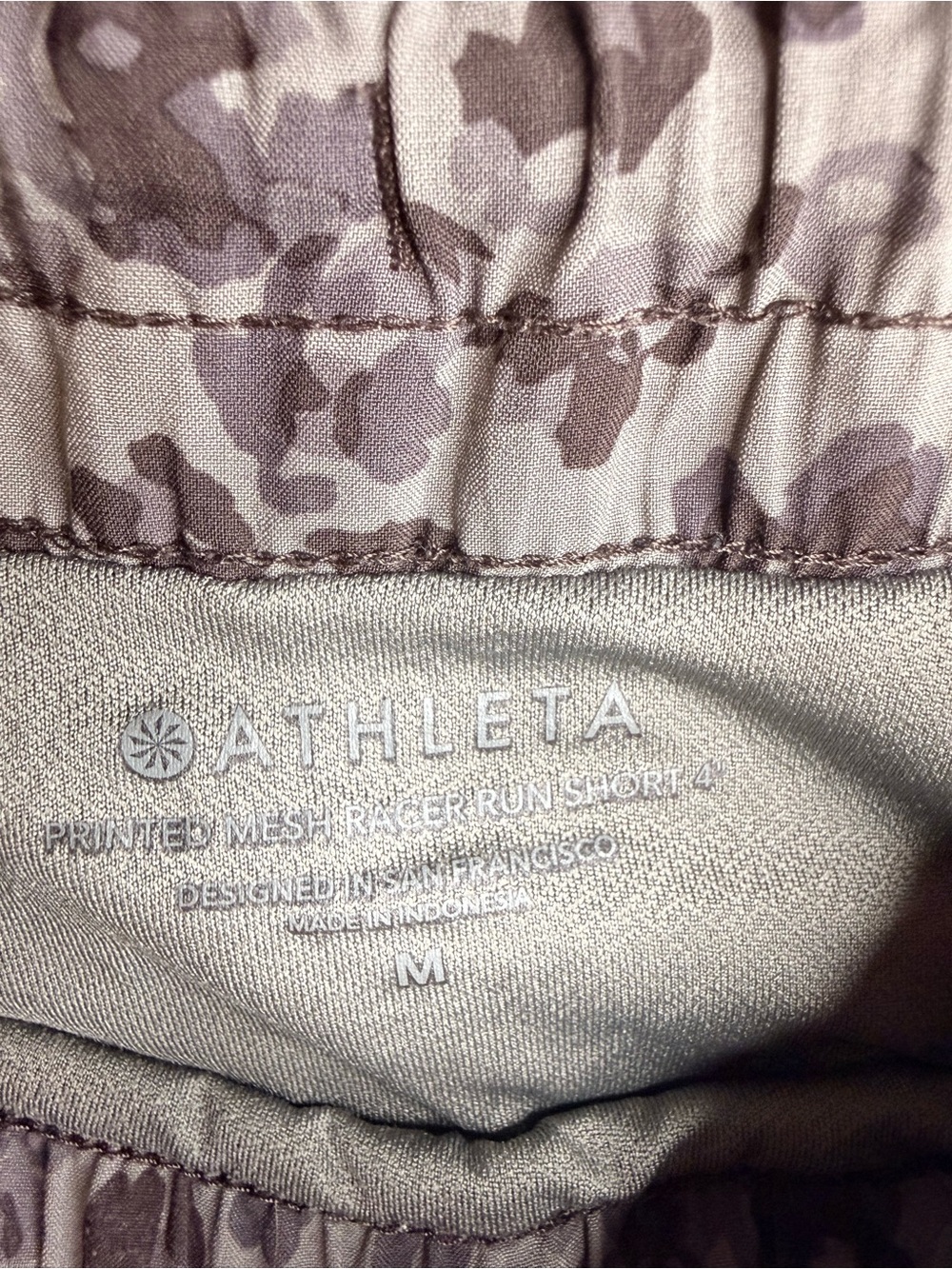 Athleta Women's Printed Mesh Racer Run Short 4” Gray Leopard Size Medium GUC - Picture 6 of 8
